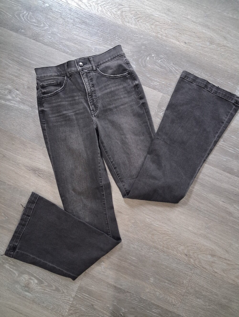 EXPRESS HIGH RISE VINTAGE CHARCOAL ASH BLACK DENIM JEAN FLARE LEG PANTS SIZE 6